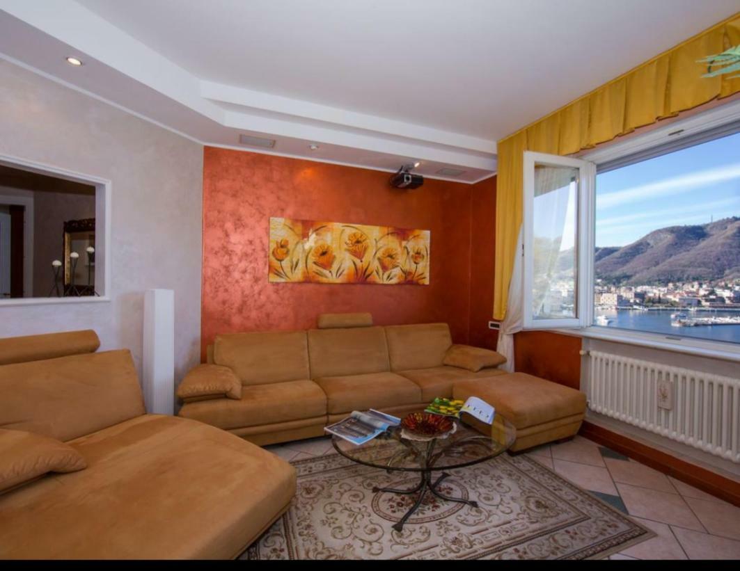 Lo Specchio Sul Lago - The House Of Travelers โกโม ภายนอก รูปภาพ