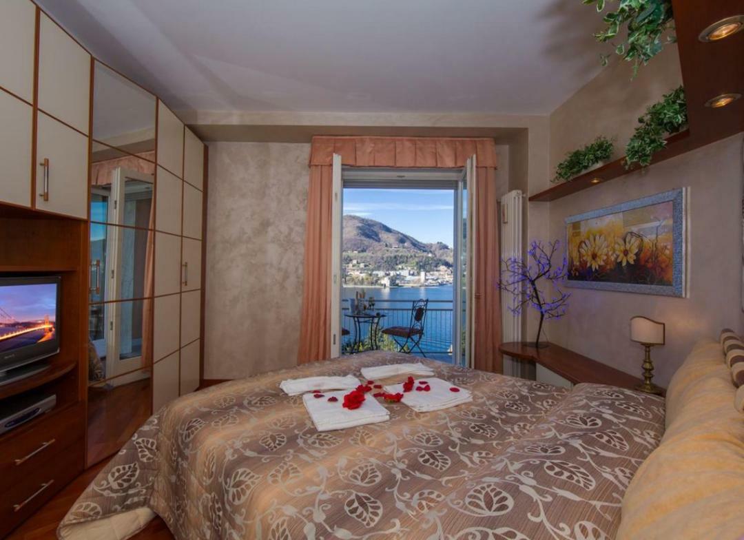 Lo Specchio Sul Lago - The House Of Travelers โกโม ภายนอก รูปภาพ