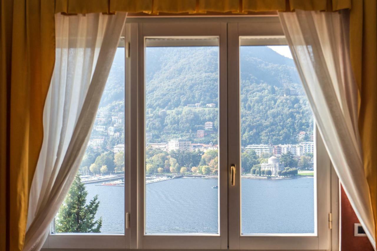 Lo Specchio Sul Lago - The House Of Travelers โกโม ภายนอก รูปภาพ
